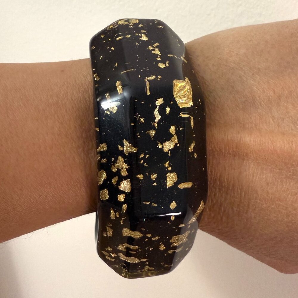 Elegant Black Bold Clear Lucite Wide Bangle Bracelet Gold Confetti Encased
